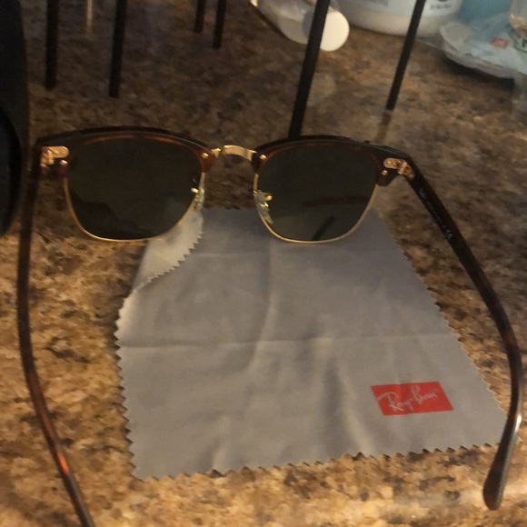 Ray-Ban Clubmaster with Case - Picture 3 of 6